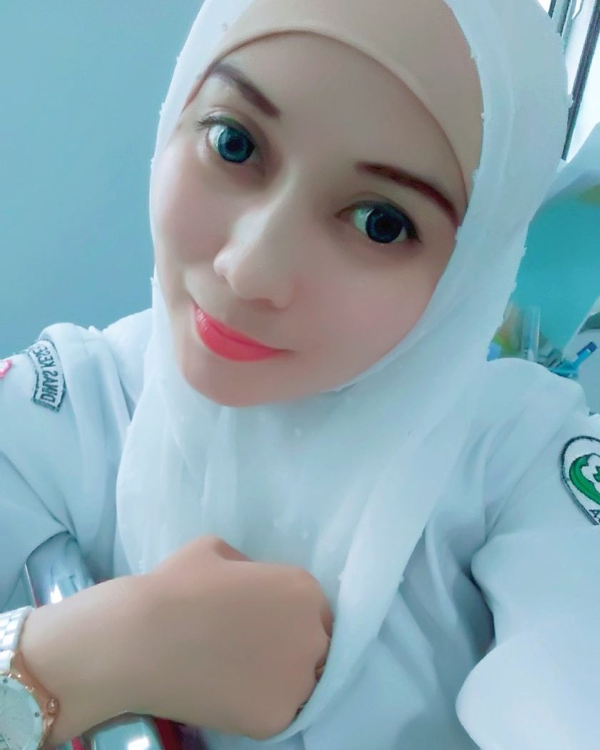 Kumpulan foto lengkap ibu bidan cantik new - CantikaMagz