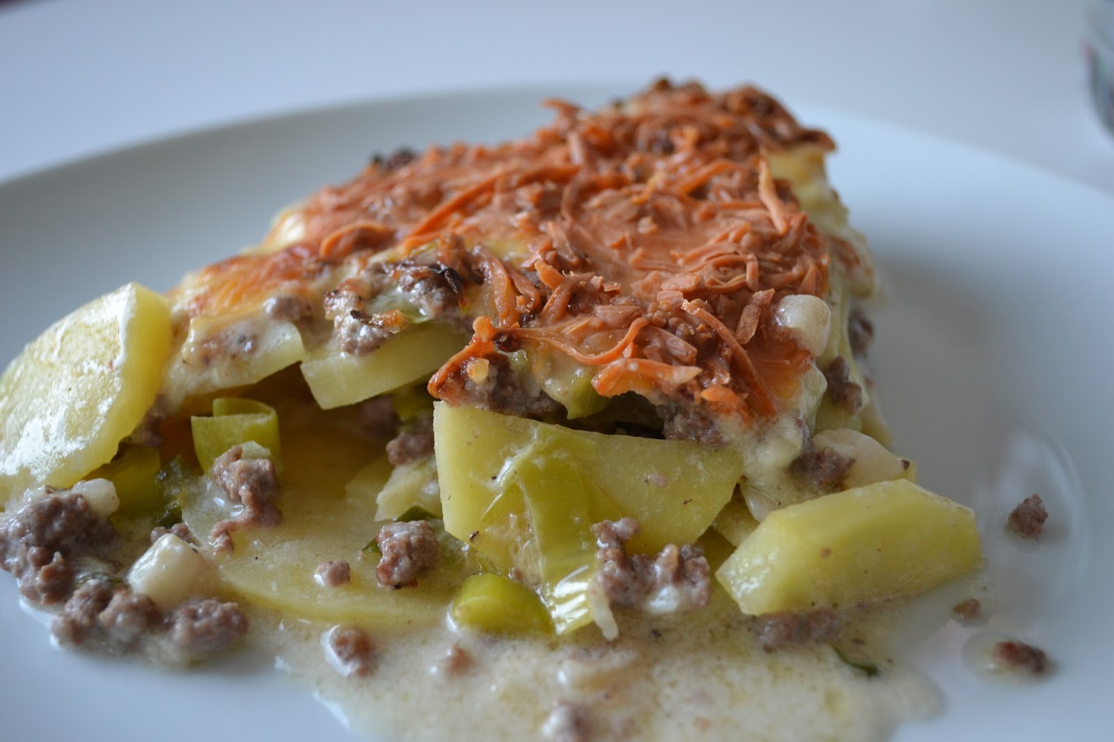 Gute Nahrung macht glücklich : Kartoffel-Lauchauflauf mit Hackfleisch