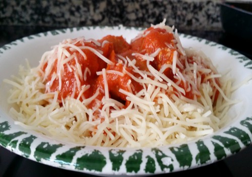 Espaguetis Con Albóndigas
