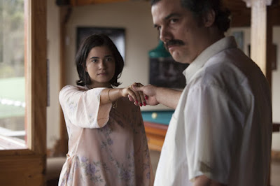 Image of Wagner Moura and Martina CGarcia in Narcos Season 2