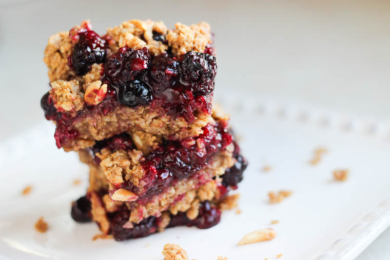 I Knead to Bake Healthy Berry Streusel Bars