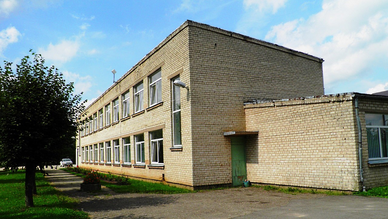 Valles vidusskola - 2 (Foto Aleksandrs Timofejevs. 2010. gada 10. augustā) - 2