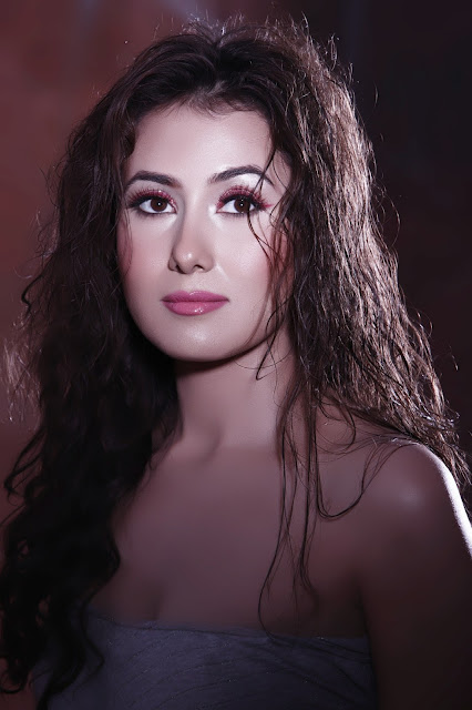 Iranian Actress Sareh Far Resembles Bollywood Legend Madhubala ! Iranian Actress Sareh Far Resembles Bollywood Legend Madhubala !