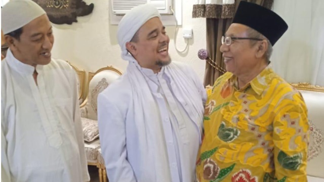 Keluarga Besar Pendiri NU Temui Habib Rizieq, Siap Menangkan Prabowo-Sandi Keluarga Besar Pendiri NU Temui Habib Rizieq, Siap Menangkan Prabowo-Sandi