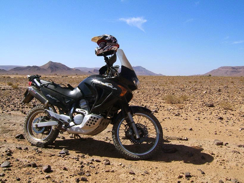 En medio del desierto Sahara y Transalp