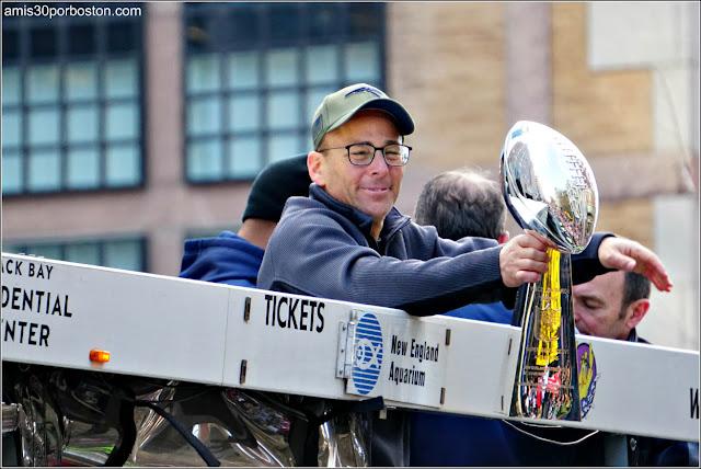 Jonathan Kraft en el Desfile de los Patriots por la Celebración de la Super Bowl LIII