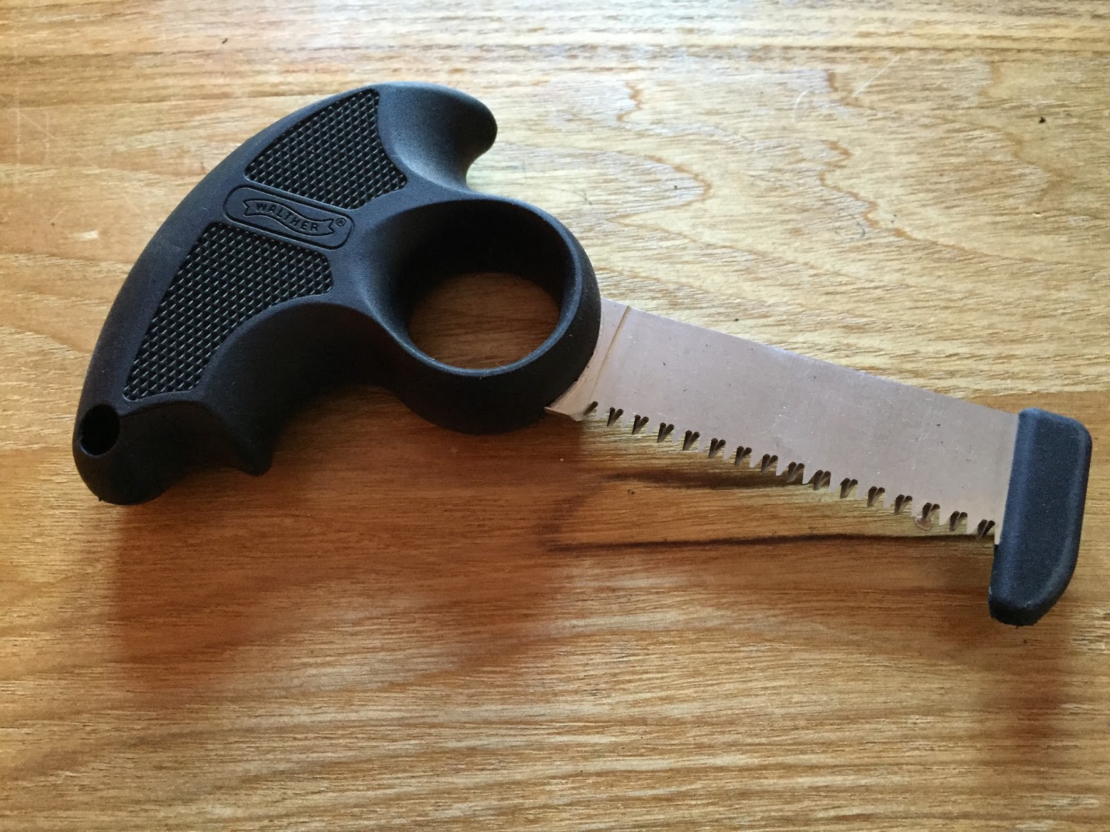 Walther Knife Reviews Including the PRO Range Walther Hunting Knife Set