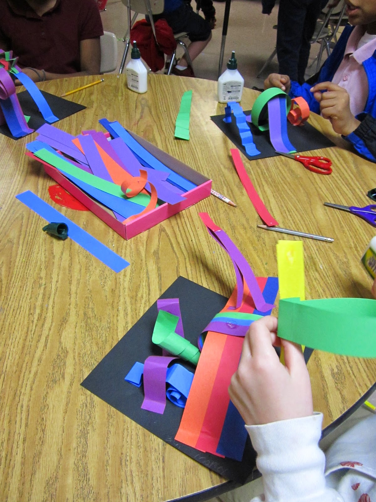 ChumleyScobey Art Room: Paper Line Sculpture