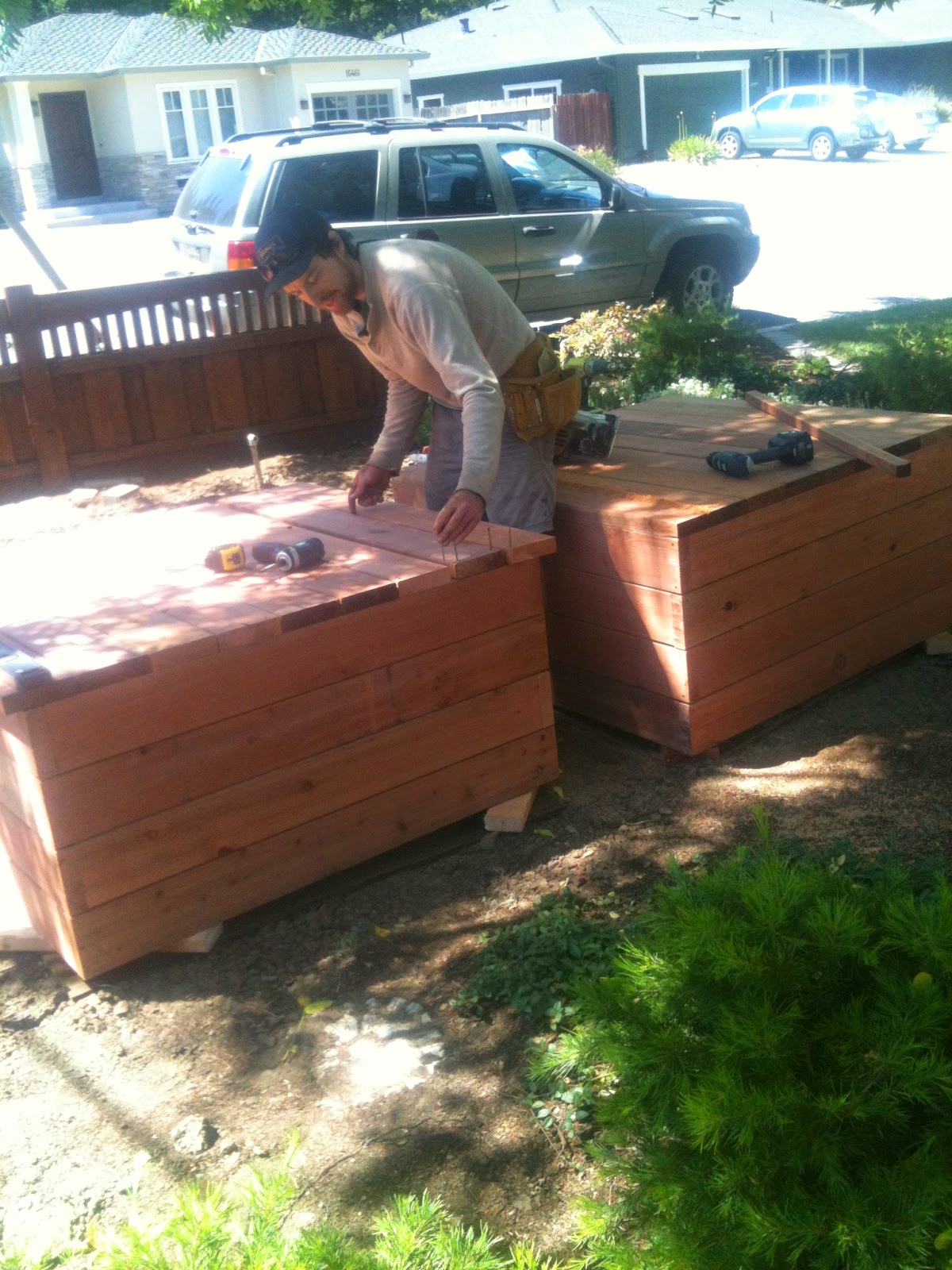 How to construct raised garden beds using redwood Root proof raised