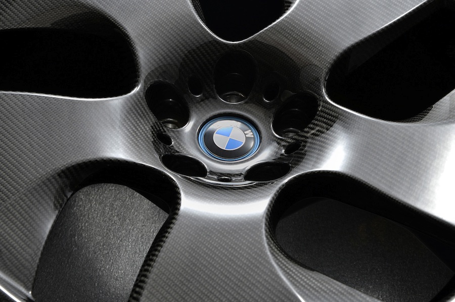 BMWがカーボンファイバー製ホイールの実用化を発表