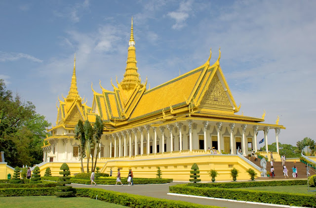 Du lịch Phnom Penh chiêm ngưỡng cung điện Hoàng gia Campuchia