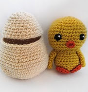 http://www.ravelry.com/patterns/library/spring-chicken-with-egg