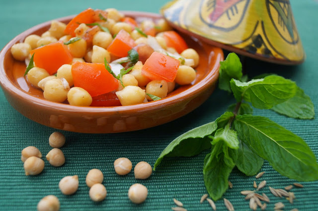 Salade de pois-chiches et tomates à l'orientale