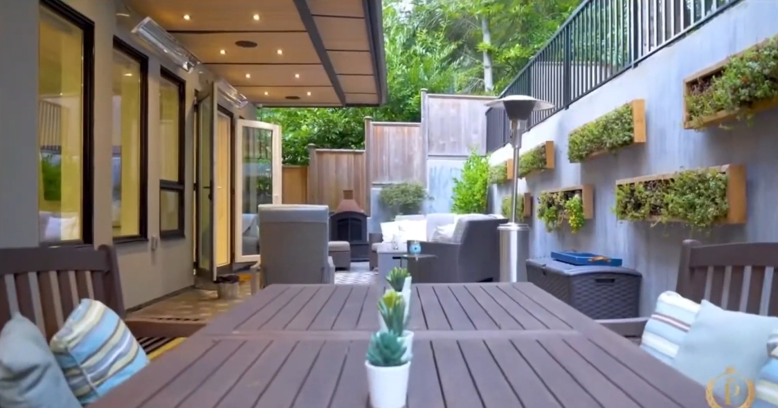 29 Interior Design Photos vs. 4324 Glencanyon Dr, North Vancouver Luxury Home Tour