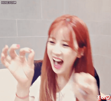 에이핑크의 비주얼이자, 섹시담당 박초롱 오늘자 브이앱.gif | 인스티즈