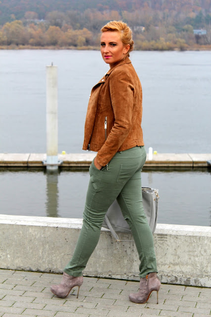 khaki4.jpg