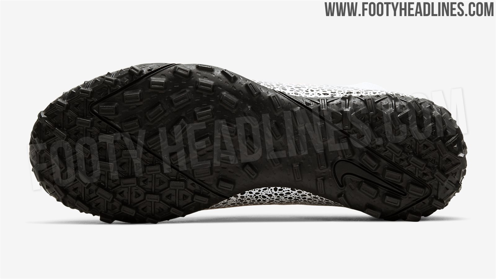 safari cr7 cleats