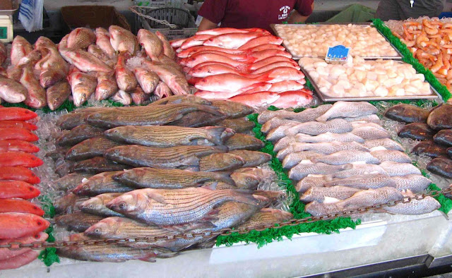 ikan segar di pasar