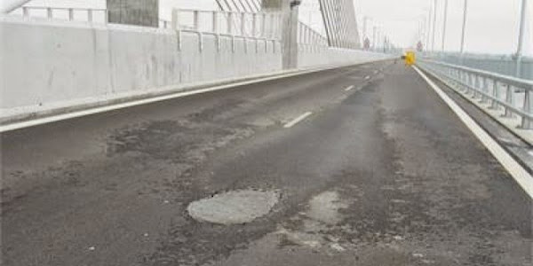 Podul Vidin-Calafat are nevoie de reparaţii la doar un an de la inaugurare
