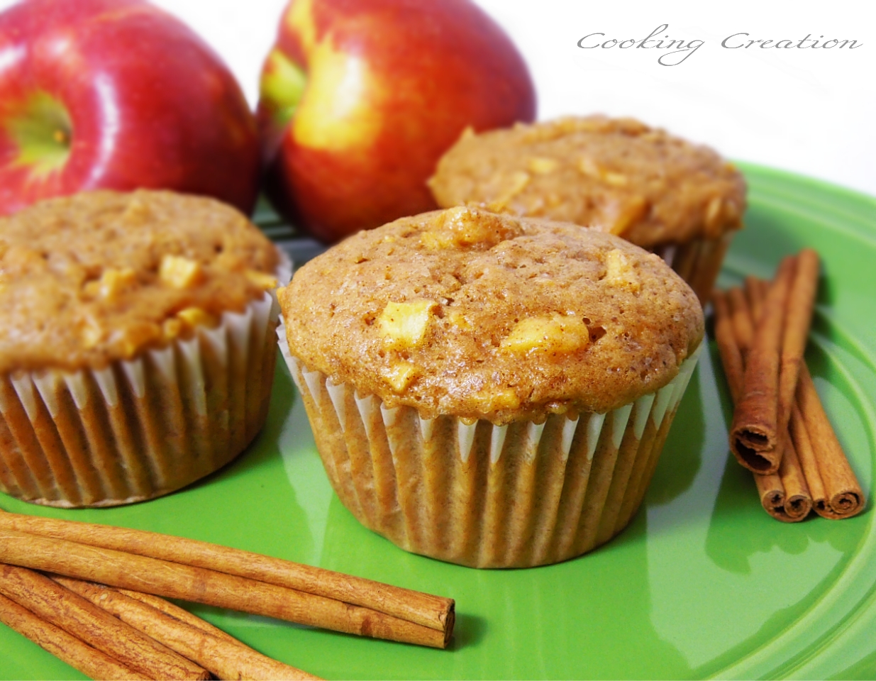 маффин ванильный с яблоком. яблочный пп кекс. кексы на кефире в силиконовых формах. яблочный пп кекс. маффины с яблоками.