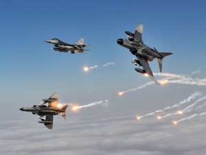 Τουρκικά μαχητικά κατά ρωσικού αεροσκάφους πάνω από τη Μαύρη Θάλασσα