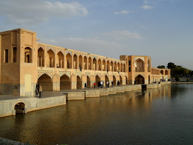10 Lugares e experiências a não perder ao visitar Isfahan, "metade do mundo" | Irão