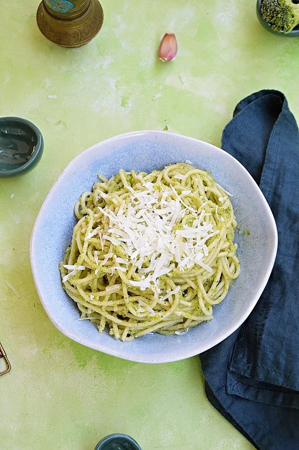 Spaghetti z sosem brokułowym