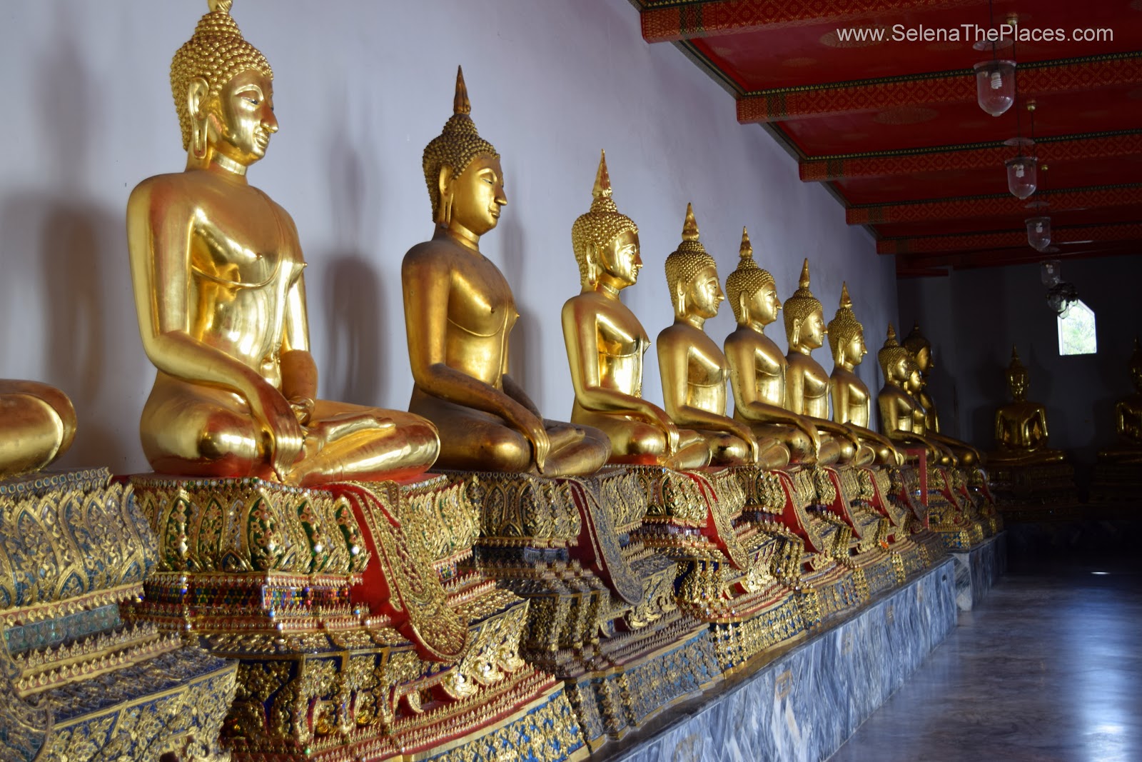 Wat Pho - The Temple of the Reclining Buddha Bangkok Thailand