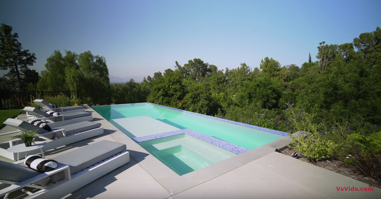 31 Photos vs. Touring a $7,495,000 ENCINO Mansion with 300 Ft Private Driveway! - Luxury Home Tour 31 Photos vs. Touring a $7,495,000 ENCINO Mansion with 300 Ft Private Driveway! - Luxury Home Tour