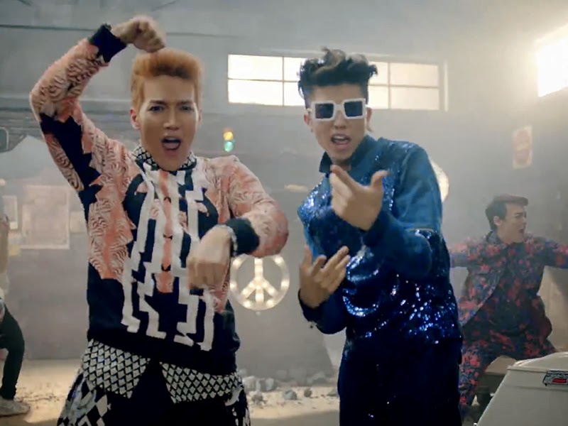Crazy or crooners? 2PM - Go Crazy!