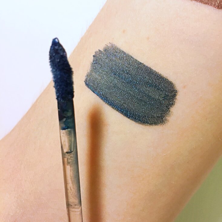 wet n wild megalast Liquid Catsuit Metallic Lipstick Icing On the Wall swatch wet n wild megalast Liquid Catsuit Metallic Lipstick Icing On the Wall swatch