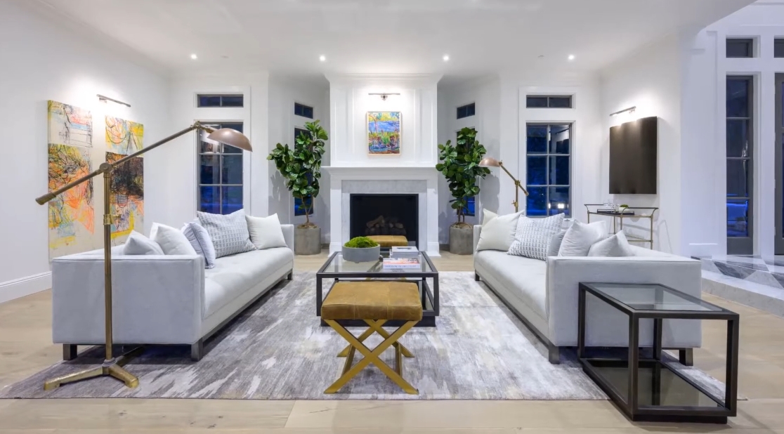 Tour 14023 Aubrey Rd, Beverly Hills, CA vs. 31 Interior Design Photos