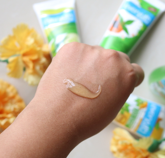 REVIEW OF EVERYUTH TULSI TURMERIC FACE WASH