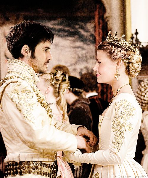 once upon a time spoilers hook and emma Once upon a time just sent if you've yet to watch sunday's episode and would rather avoid spoilers emma, regina and hook ended up facing the beast. once upon a time spoilers hook and emma Once upon a time just sent if you've yet to watch sunday's episode and would rather avoid spoilers emma, regina and hook ended up facing the beast.