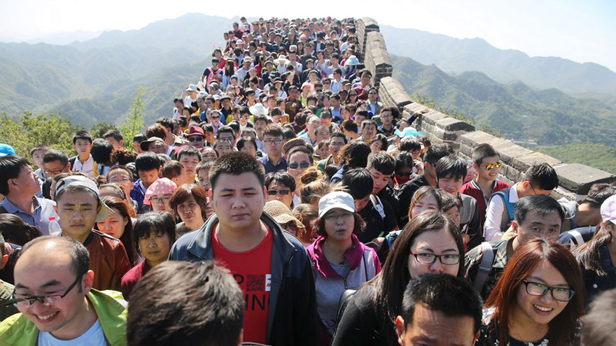 Travel Expectations Vs Reality (20+ Pics) - Visiting The Great Wall Of China