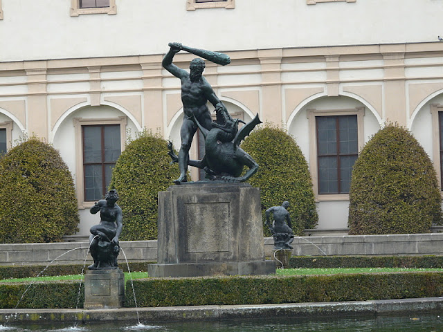 Le sénat de Prague et ses jardins