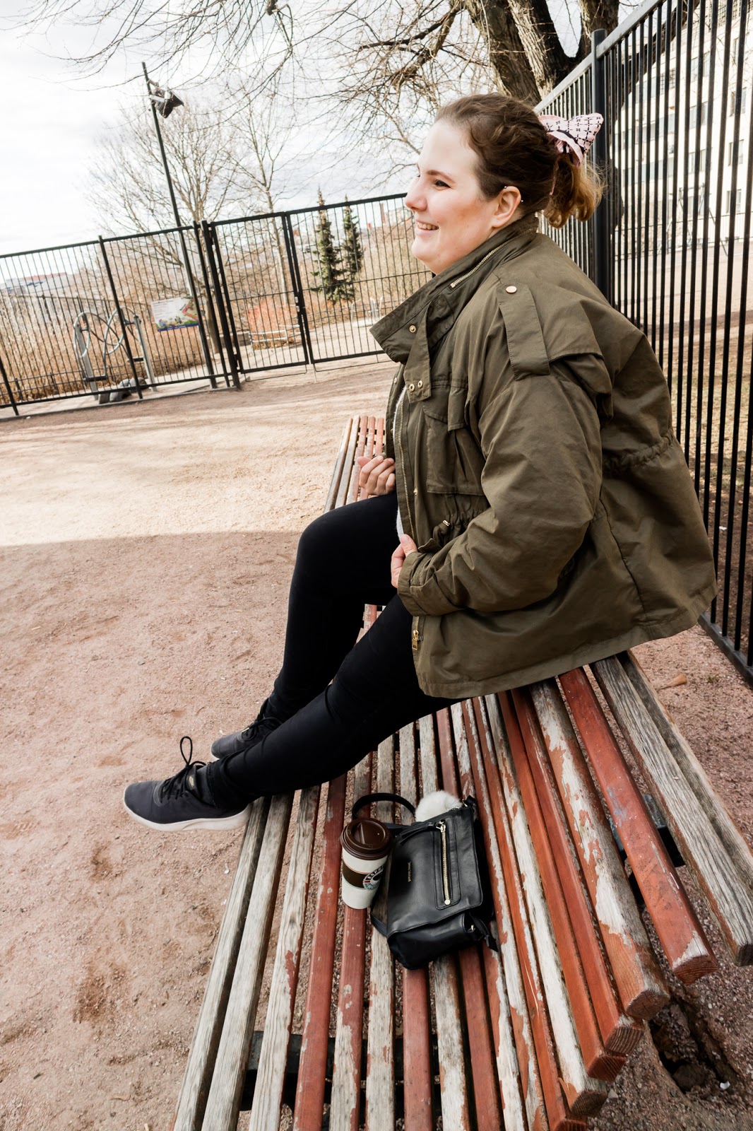 Neule army-takin kaverina by Jenni S, Big mamas home blogi, tyyli, vaatteet ja asusteet, kevät, muoti, päivän asu,