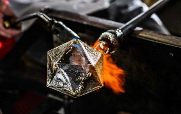 Blown Pendant lights respond to touch