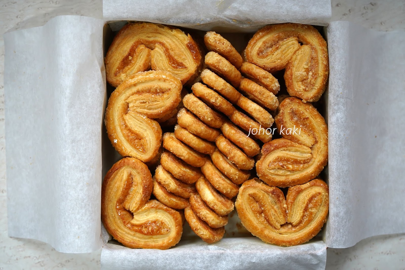 Butterfly Cookie (French Palmier Cookie) FINE FOODS by The Royal Garden Hong Kong 帝苑餅店.蝴蝶酥