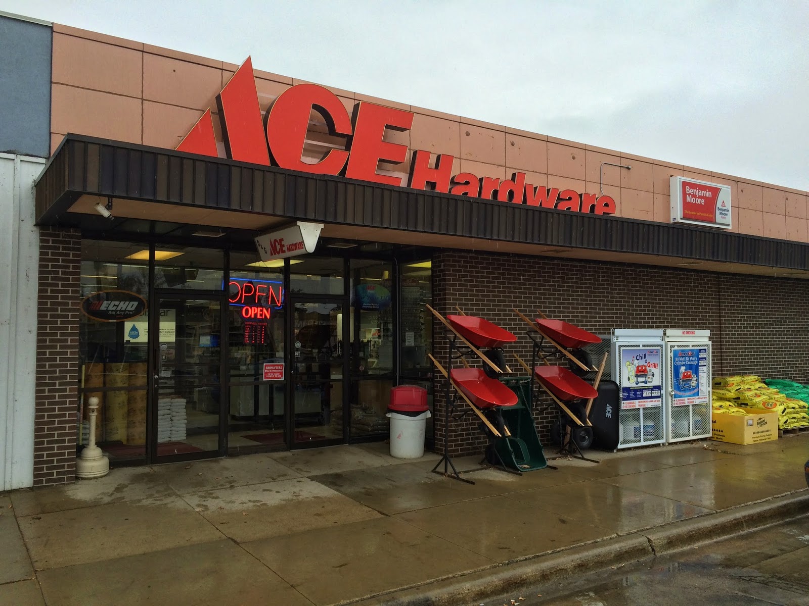 Southern Minnesota Ace Hardware Stores Austin, MN D&G
