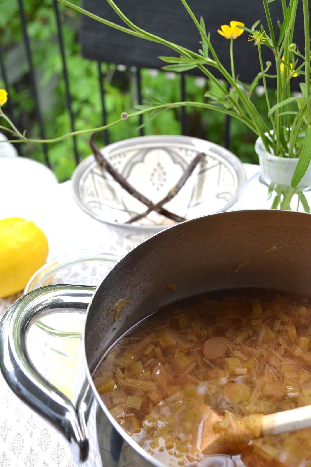 Rabarbra Ingredienser