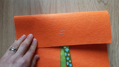 Felt envelope clutch with ribbon closure tutorial Felt envelope clutch with ribbon closure tutorial