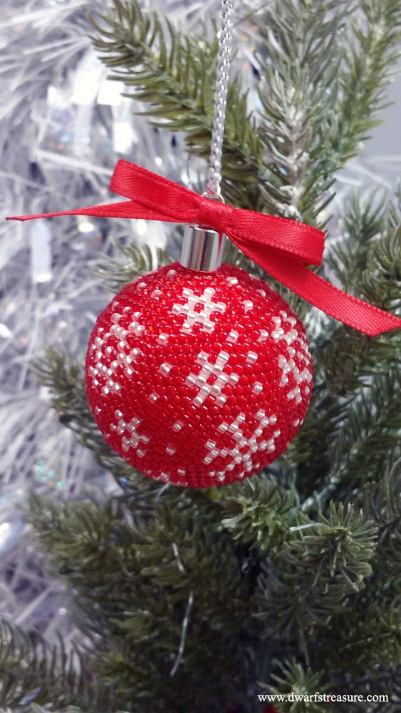 fantastic beaded holiday ornaments