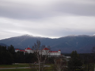 Mt Washington Hotel with Presidentials in background