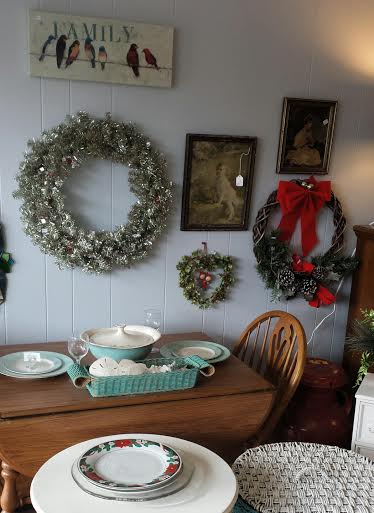 Frugal Fortune Vintage Christmas  Decorations  and Home 