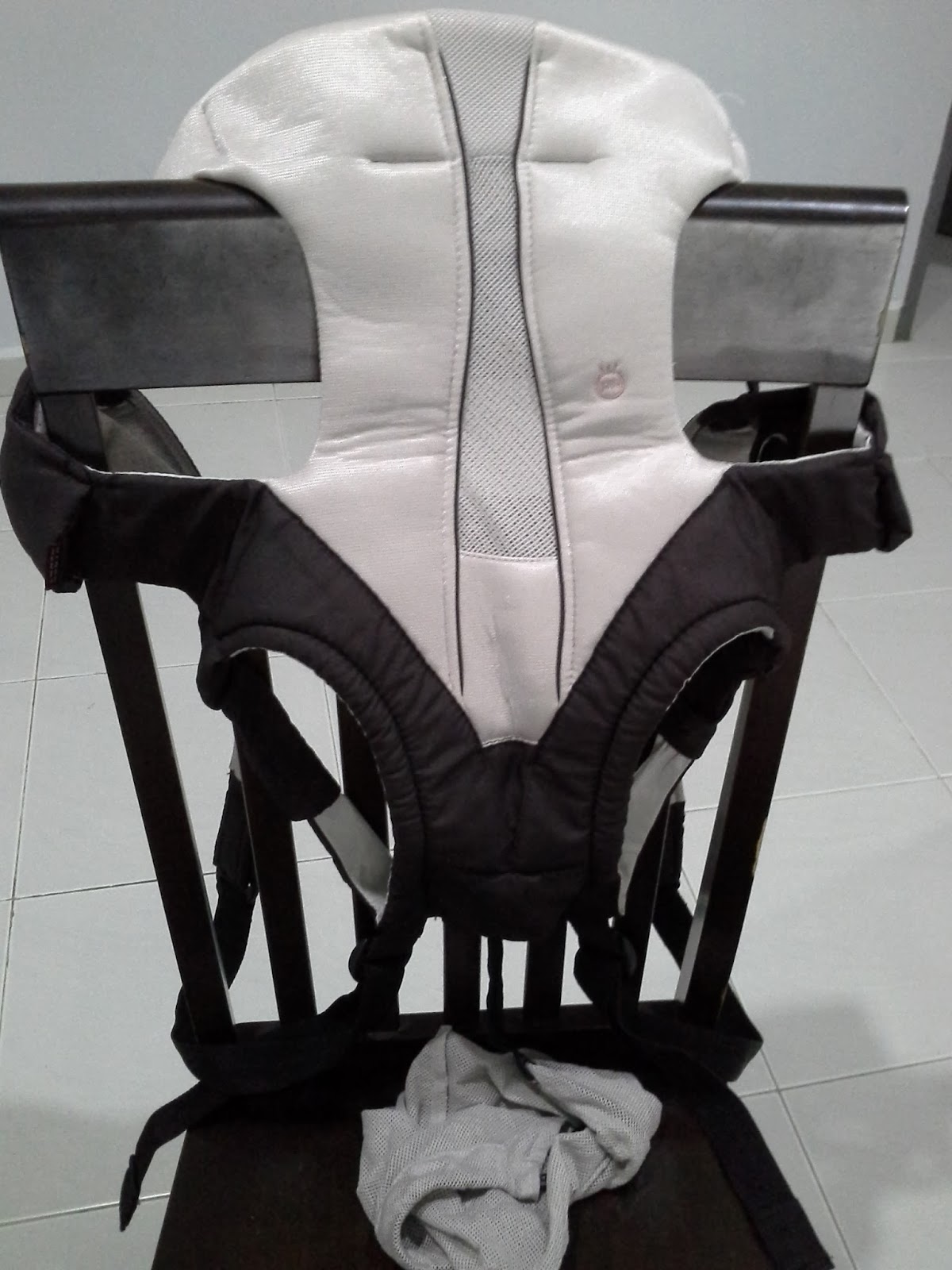 Combi Magical Compact Carrier G0B0KST3R