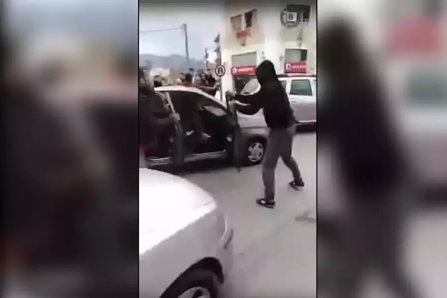 ΒΙΝΤΕΟ από το «λιντσάρισμα» μελών ΜΚΟ στην Λέσβο – Διέλυσαν το αμάξι τους ΒΙΝΤΕΟ από το «λιντσάρισμα» μελών ΜΚΟ στην Λέσβο – Διέλυσαν το αμάξι τους