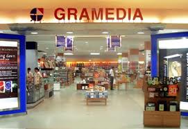  dotcom Mengapa di toko buku Gramedia  tidak hanya 