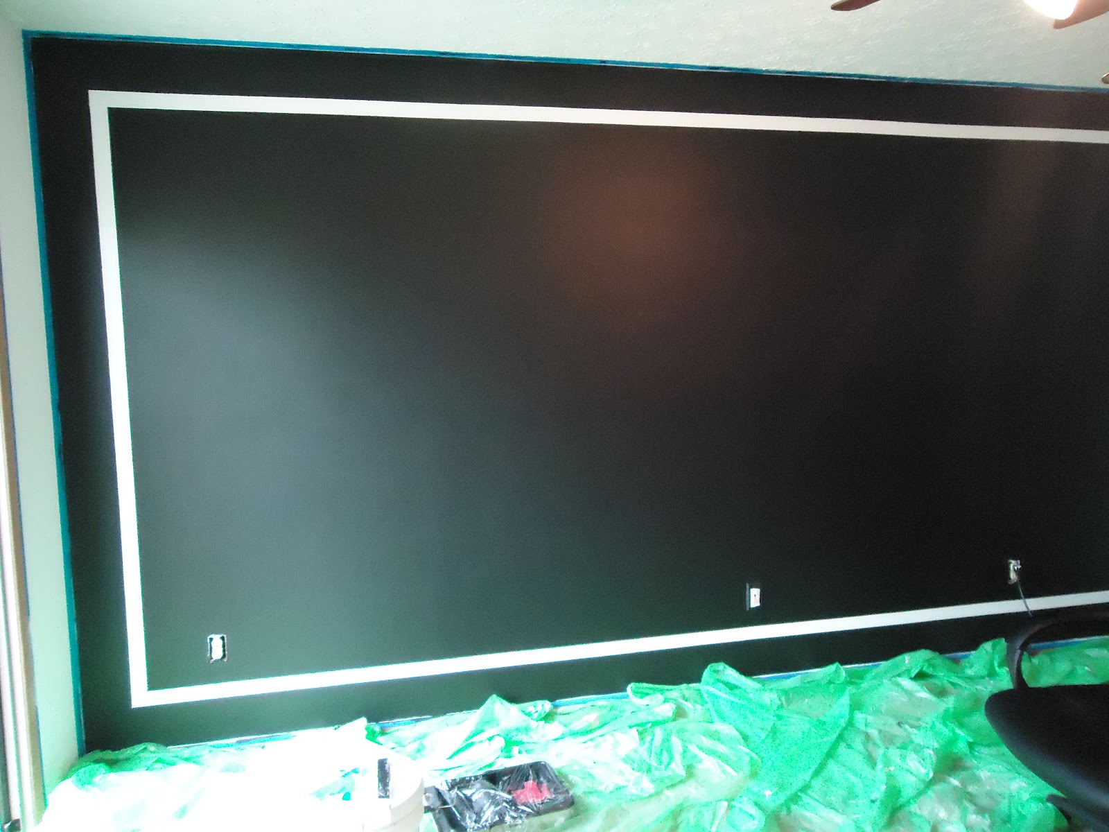 Crafty Biggers: The beauty of a black wall