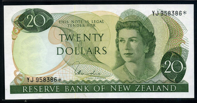 New Zealand money 20 Dollars Queen Elizabeth II